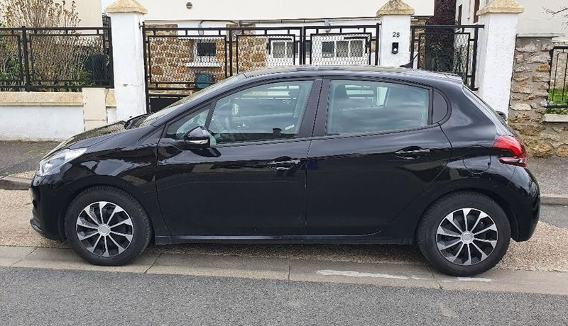 Peugeot 208 1.5hdi 100cv auto école