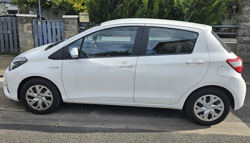 Toyota Yaris hybride boîte automatique auto ecole/double pedale