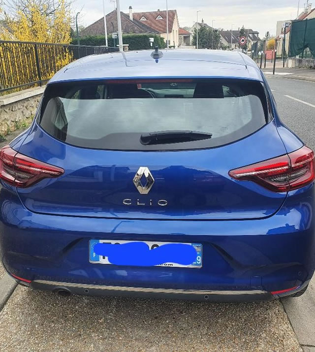galerie2-clio5bleu-dci-04-06-23.jpg